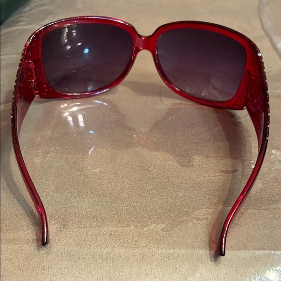 Chic Bling Red Sunglasses - Picture 3 of 6